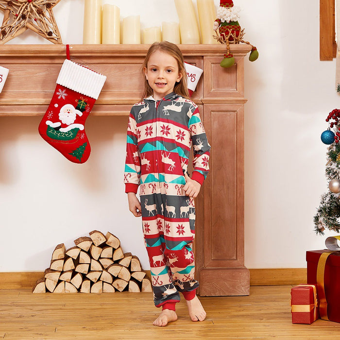 Traje navideño para padres e hijos.