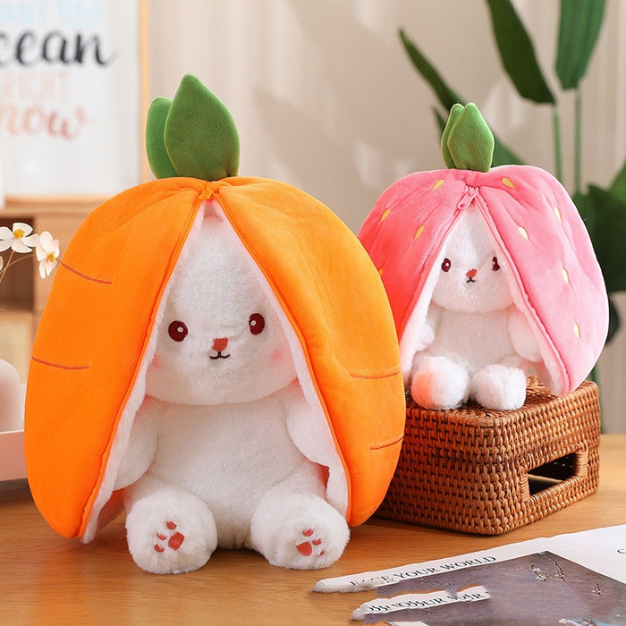 Wanghong mignon se transforme en jouet en peluche de poupée de lapin aux fraises